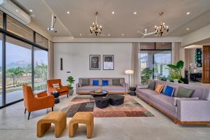 SaffronStays Eldora by the Lake - 5BHK Villa with Pool, Foosball, Cricket & Pet-Friendly