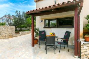 Elvira - Apartment Ulika - MPolo