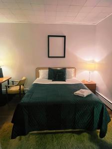 Ironbound 4 bdrm Industrial Suite! FREE parking