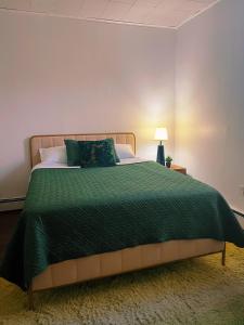 Ironbound 4 bdrm Industrial Suite! FREE parking