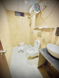 Hotel Grand Aana Inn