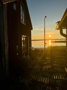 Remarkable Harbour View Cabin.