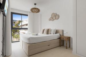 ViVi Homes -Viva La Vida - sea views - pool - terrace