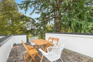 Perch - Roosevelt Retreat - Briercrest