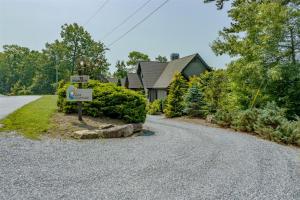 Oak Cottage in Sutton Knob