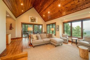 Oak Cottage in Sutton Knob