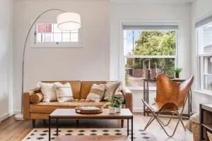 Perch - Queen Ann Vintage Charm - Queen Anne