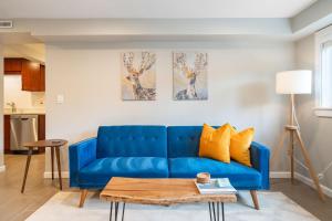 Perch - Gathering Spot Lower