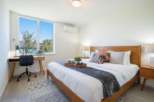 Perch - Urban Reflection 13