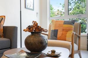 Perch - Urban Reflection 13