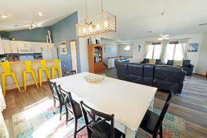 KH4112-Resting Beach Face