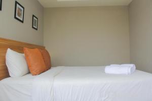 Wonderful 1BR Apartment at Mustika Golf Residence By Travelio