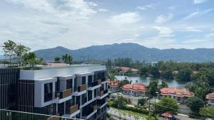 1BDR Laguna 10 min to the Sea Roof Pool