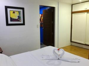 Boracay Family Retreat 2BR Suite RM3, Pool Access