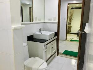 Boracay Family Retreat 2BR Suite RM3, Pool Access