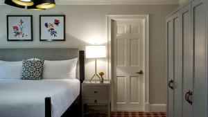 Author’s King, Guest room, 1 King, High Floor room in Morrison House Old Town Alexandria Autograph Collection