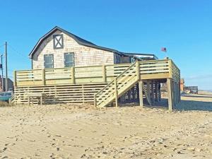 KH4111- The Beach Barn