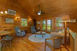 Mai`s Rock Cabin with view - بريفارد