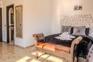 Luxury Villa with Pool, Garden & Gated Security