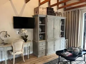 Guest suite in leafy Morningside - Morningside