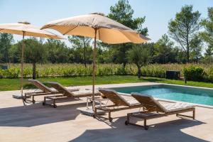 Exceptional Villa Idalia near ZADAR, NIN & QUEENS BEACH, Heated Pool, Privacy