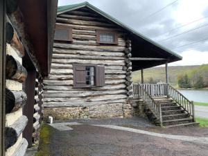 Alpine Lakeside Manor