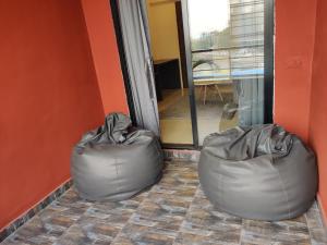 Housr Wakad Pune, Hinjawadi Road