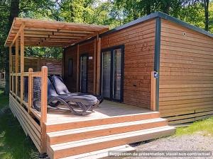 Campings Domaine Residentiel de Plein Air Le Port de la Chaine : Premium Homeflower with Air Conditioning (4 Adults)