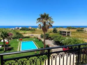 Socrate's Apartment's with Share Pool - Rapanianá