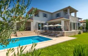 Beautiful Villa Regina with view in Visnjan - Markovac