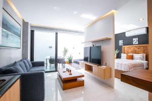 New Downtown Condo with Private Dipping Pool