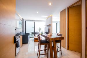 New Downtown Condo with Private Dipping Pool