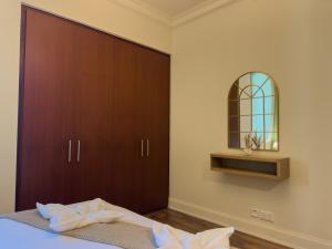 Naseem - Elegant 2BR Retreat with Balcony in Dubai Marina