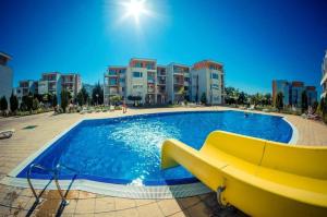Apartment - Sleeps 6 Pet Friendly & 6 Pools