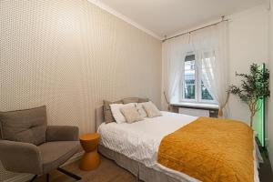 Old Town Apartment on quiet private street