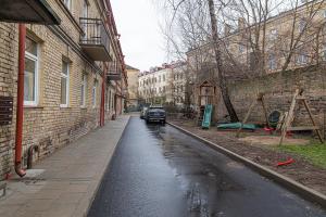 Old Town Apartment on quiet private street