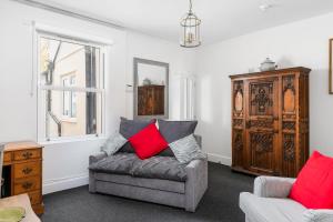 Superb location, character filled apartments by MyCityHaven