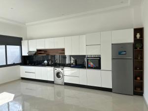 Luxury Terrace Apartment - 3hvězdičkové hotely ve městě Al Hoceïma