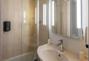 Hotels B&B HOTEL Bordeaux Lac sur Bruges : photos des chambres