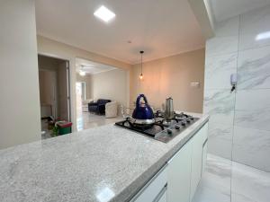 Ap com piscina perto do mar