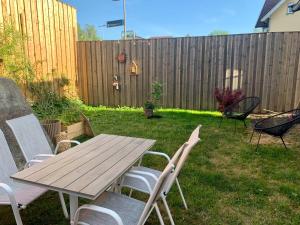 10 min from city center by metro & Free parking