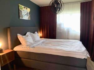 10 min from city center by metro & Free parking