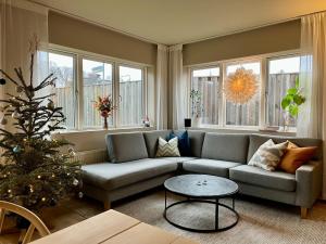 10 min from city center by metro & Free parking