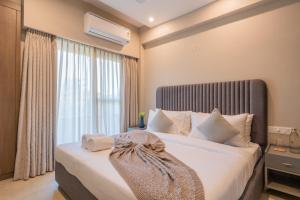 Alaya Stays 3 BHK Veera Marina Pentahouse with Pool & Lift