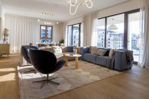 HiGuests - Experience Coastal Elegance at La Rive 2 in La Mer