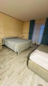 Universo room 318 - Mollié