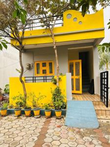 Badal Homestay 2 Near IIM RRCAT