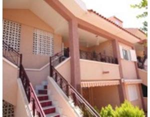 Cómodo apartamento con terraza R25 by Novadesta