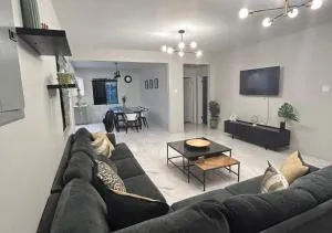 5 Bedroom Villa Gated Community - Windsor