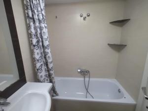 Ciudad de las Artes apartmento